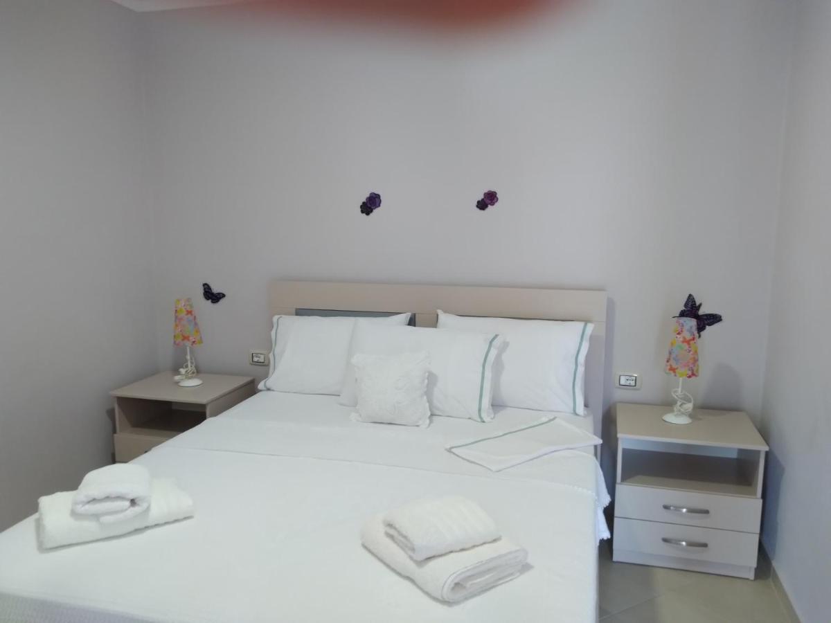 Eleana'S Apartament Sarandë Exteriör bild