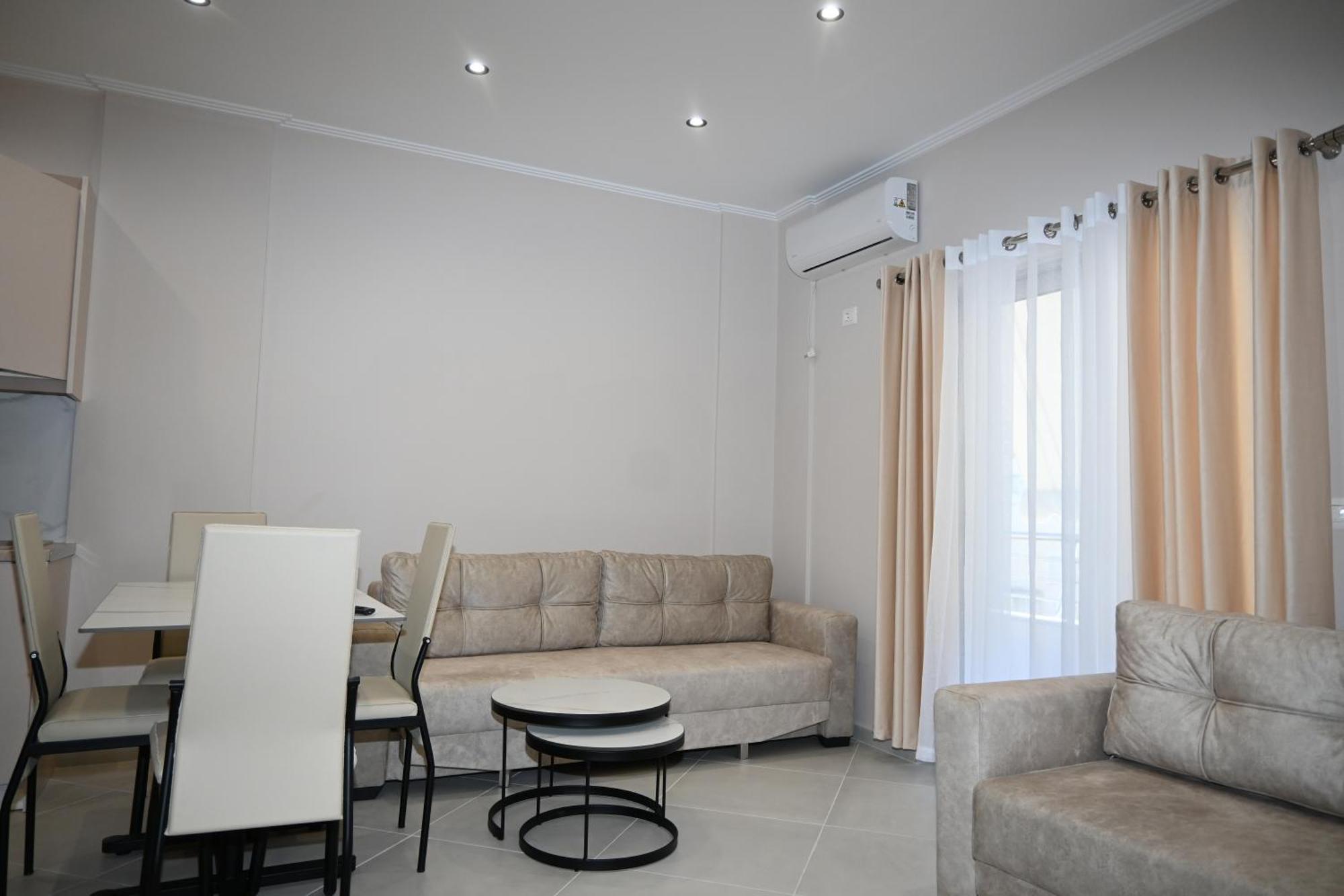 Eleana'S Apartament Sarandë Rum bild