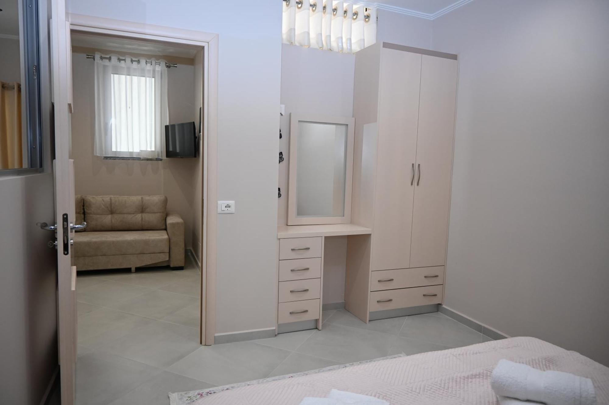 Eleana'S Apartament Sarandë Rum bild