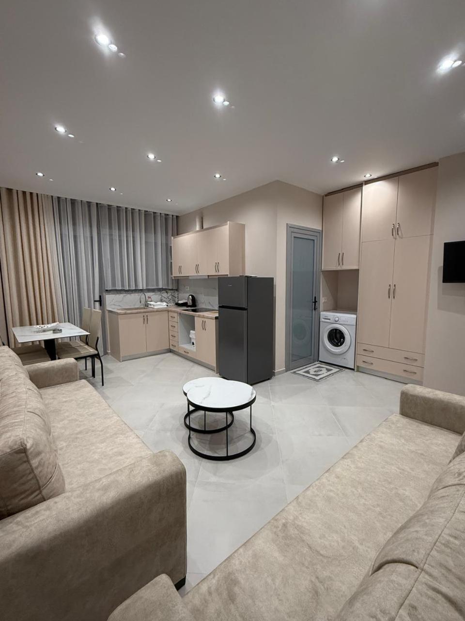 Eleana'S Apartament Sarandë Exteriör bild
