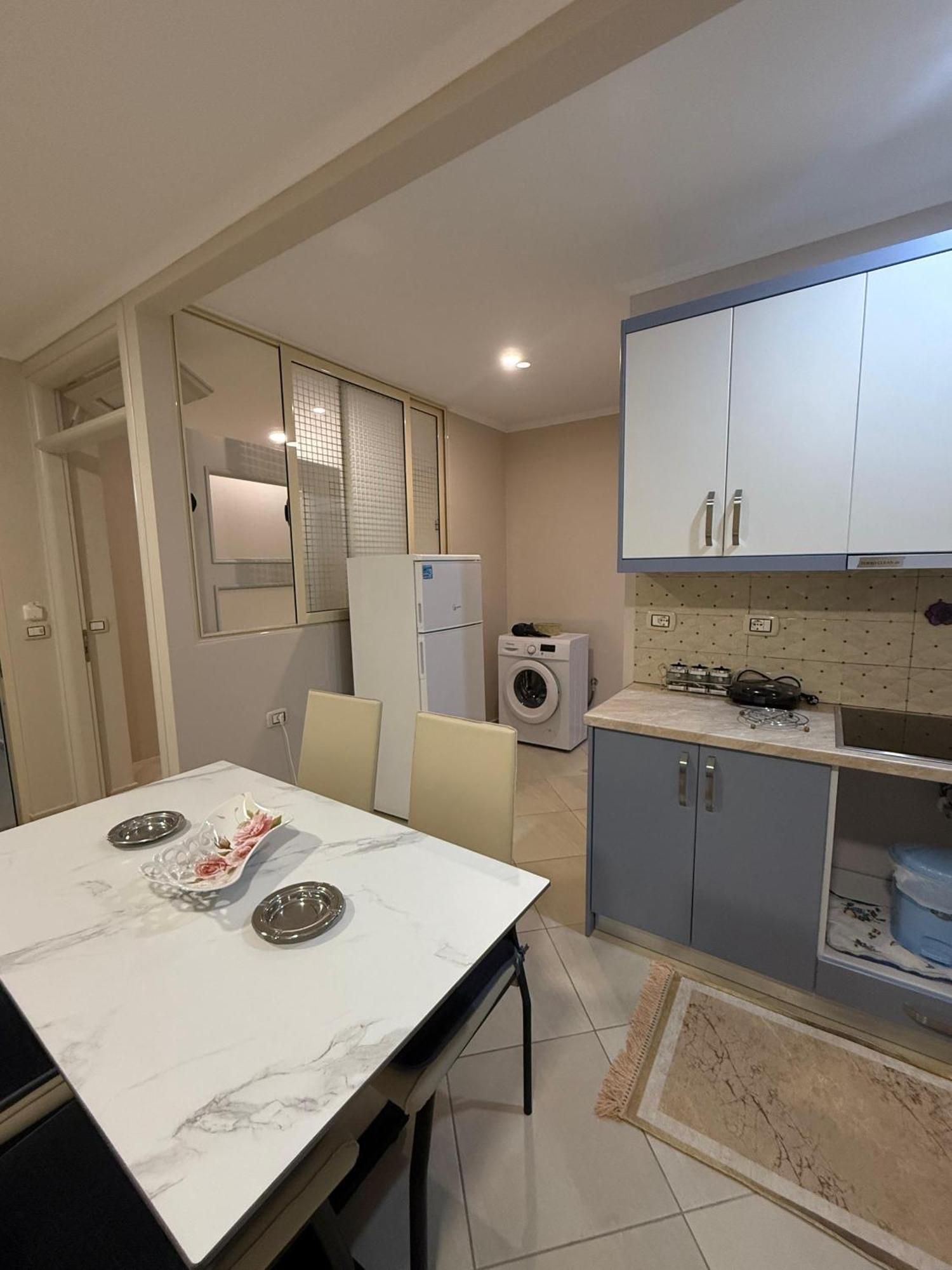 Eleana'S Apartament Sarandë Exteriör bild