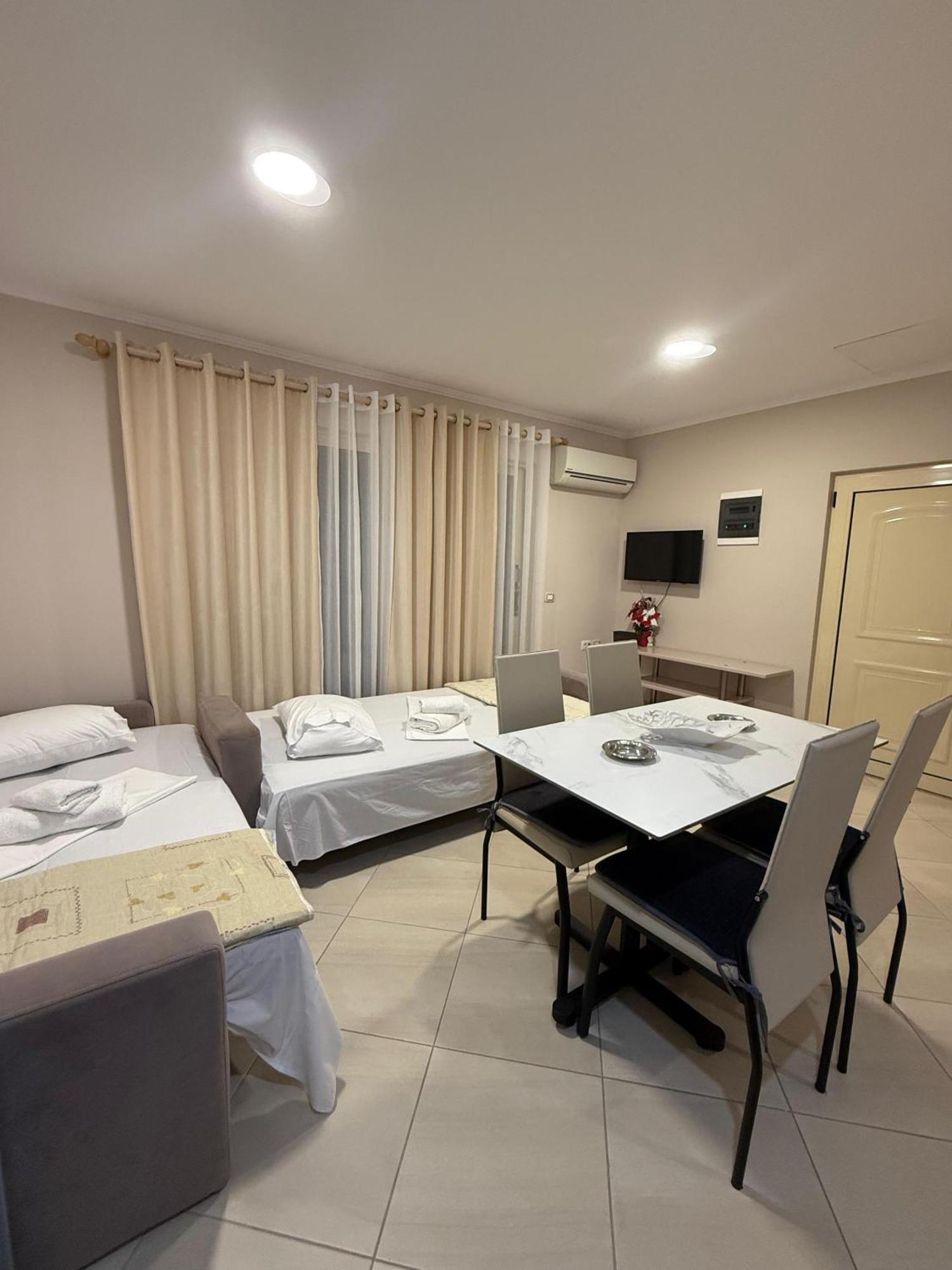 Eleana'S Apartament Sarandë Exteriör bild