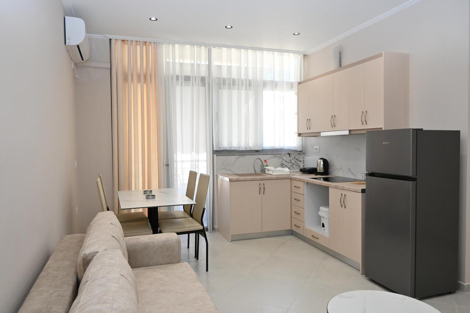 Eleana'S Apartament Sarandë Exteriör bild